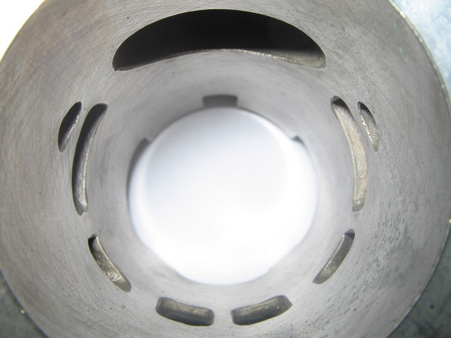 Cylindre Malossi MG
Cylindre traité Nikasyl en diamètre 40mm, pour vilebrequin course courte 39,7mm
